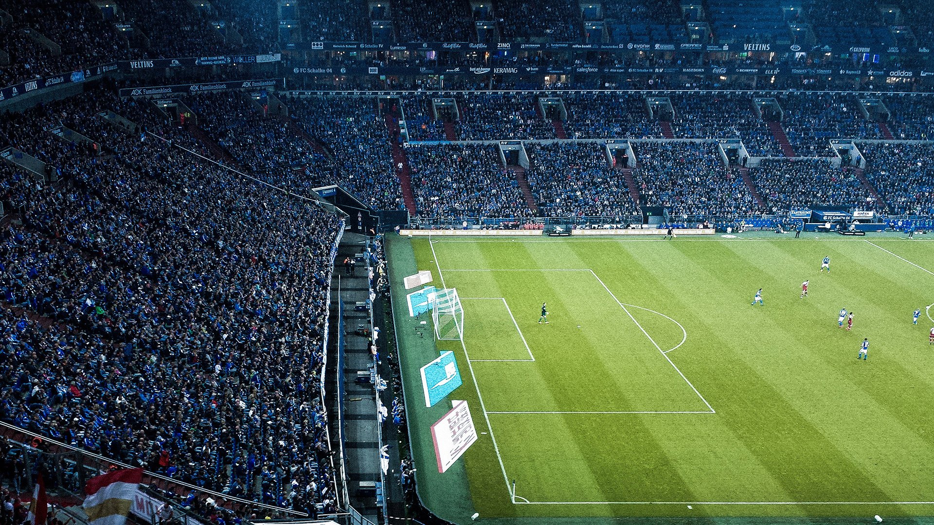 “胡利安·门德斯的脚下技巧与反应速度,助美洲狮队攻占世界舞台”