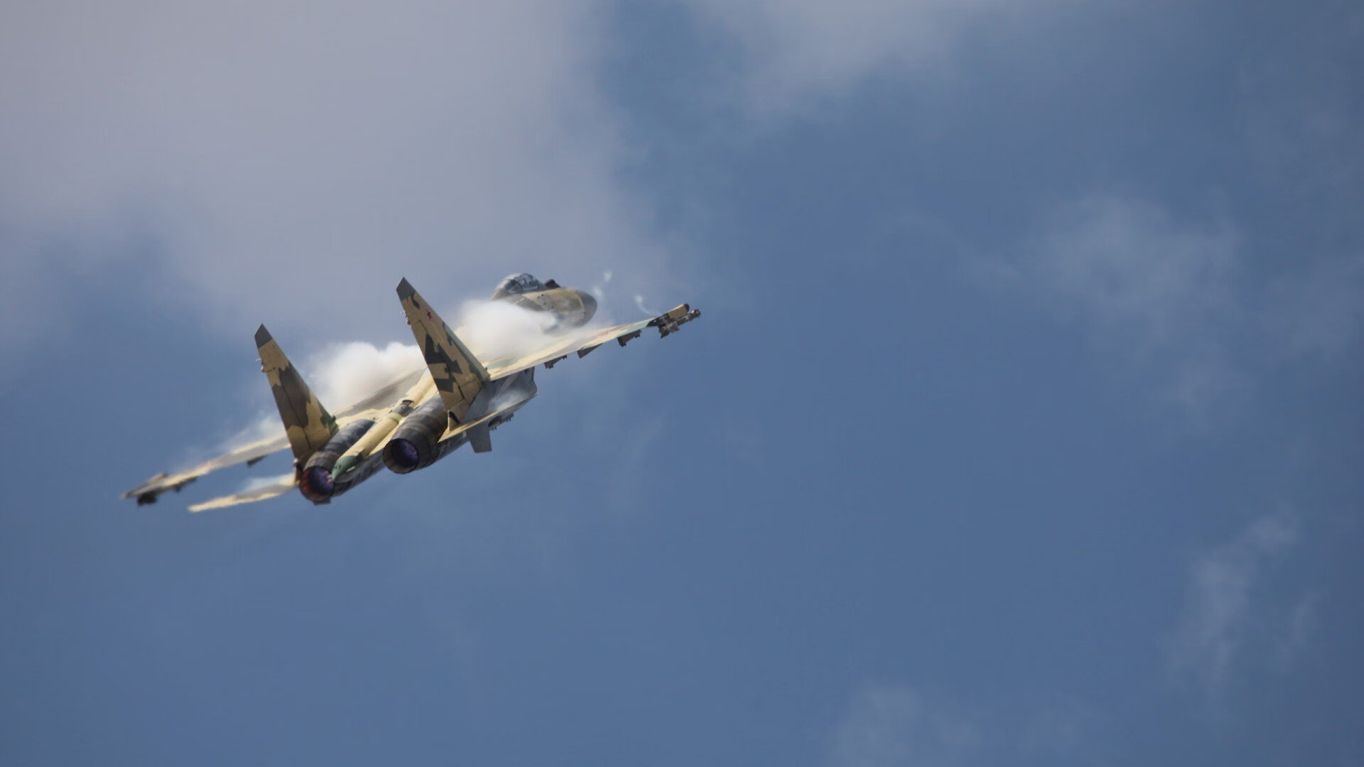 -军训献血得假说引担忧 校方回应：自愿为本，军训抽血